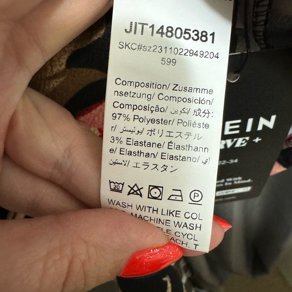 Shien Shorts Floral Romper size 22 NWT - Picture 7 of 7